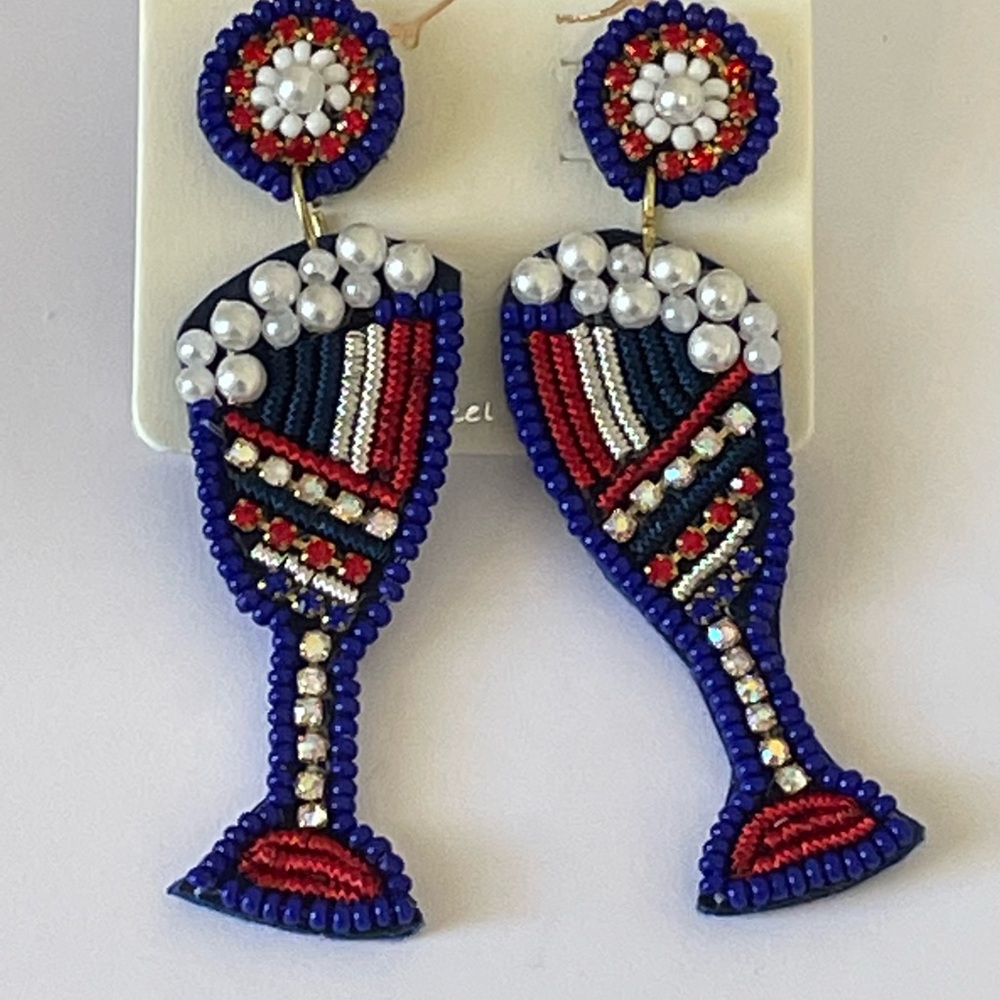 ❤️💙Red White Blue Patriotic Earrings with Iridescent Crystals